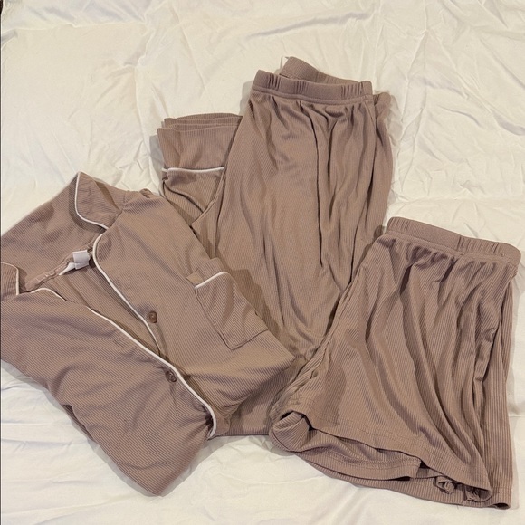 Nicole Miller Other - Nicole Miller Taupe Short-Sleeve Pajama Top with White Piping